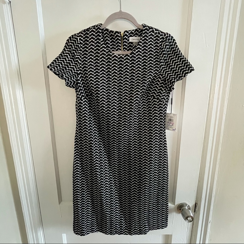 NWT Calvin Klein Shortsleeve GeometricPattern Dres